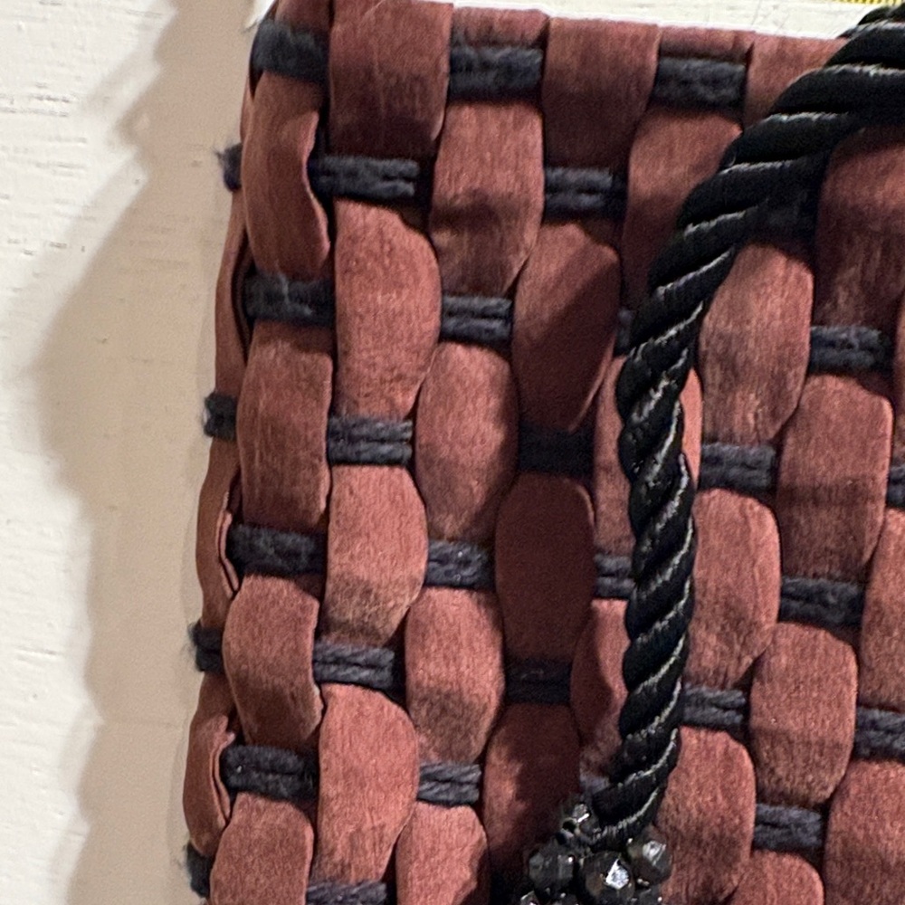 Elegant Woven Crossbody Bag in Deep Brown - Picture 6 of 9
